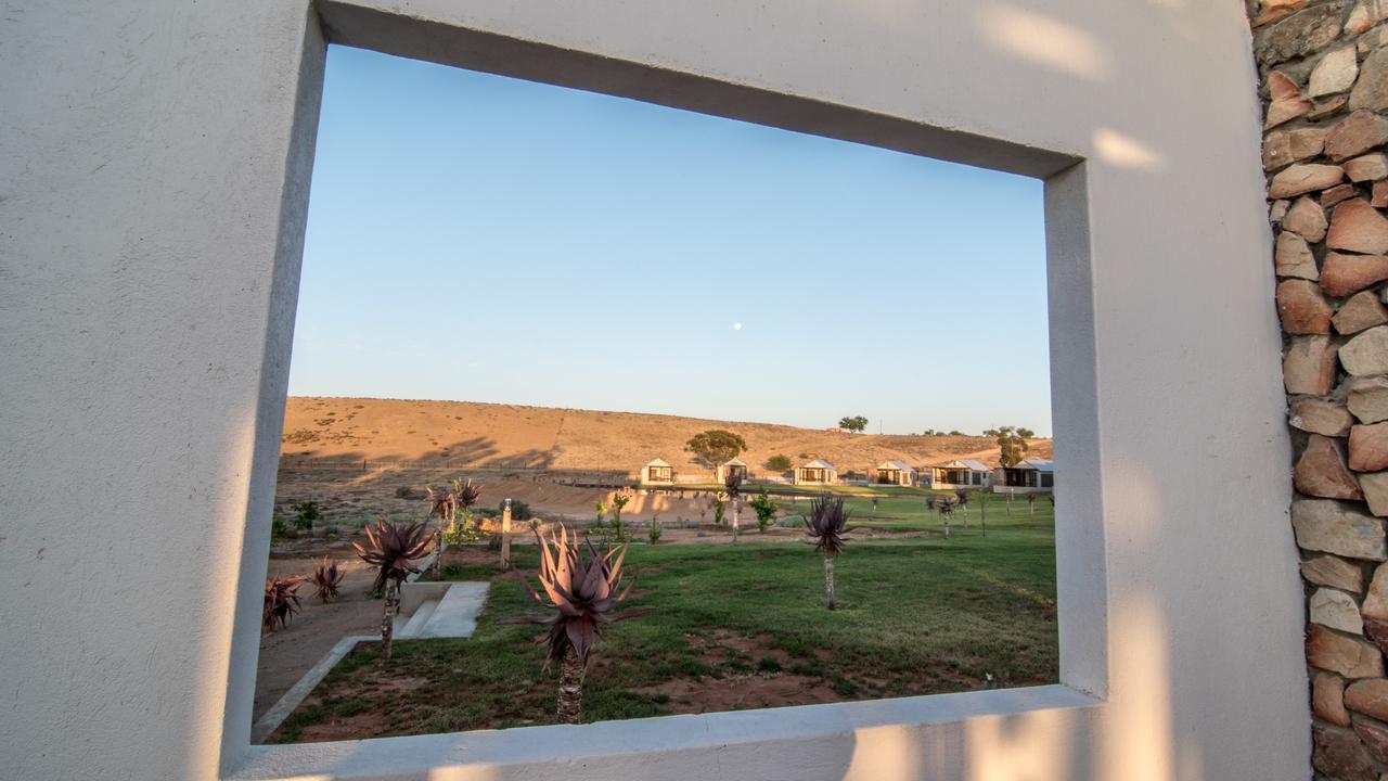 Letsatsi Lodge Vanrhynsdorp Eksteriør bilde